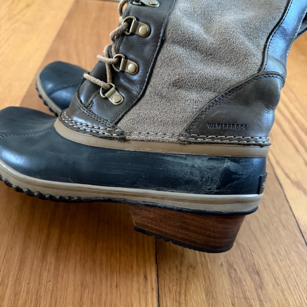Sorel Women’s Conquest Carly II Waterproof Riding Snow Boots Size 9 Brown/Green - Picture 4 of 8